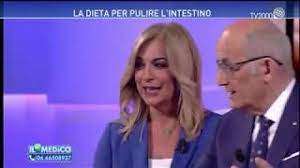 Oltre a una quantità sufficiente di acqua, ci sono sicuramente gli alimenti che vantano un alto tasso di fibre. Il Mio Medico La Dieta Per Pulire L Intestino Youtube