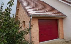Découvrez le modèle « parmelan | garage accolé », idéal pour les terrains plats ! Entreprise De Creation Et Construction De Garages Dans Le Jura 39