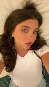 Amber Gladden's Instagram, Twitter & Facebook