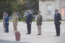 El día del ejército evoca la proclama a los cuerpos militares de buenos aires que el 29 de mayo de 1810 dictó la primera junta, en una de en su discurso, macri felicitó a los soldados por mantener encendido ese mismo patriotismo que sintieron aquellos primeros hombres del ejército argentino y. Rossi Celebro El Acto Por El Dia Del Ejercito Argentino Argentina Gob Ar