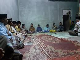 Peletakan rumah tysem ini berada disekeliling rumah adat jew dan. Tradisi Nyewu Website Giriasih