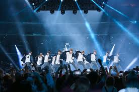 Dan pengorbanan terpaksa dihadapi demi kejayaan terdidik sejak mula tabah berusaha tanpa cuba melangkah tak kemana di mana kau berada pencapaian tak tiba dengan mudah. Lirik Lagu Beautiful Wanna One Tabloidbintang Com