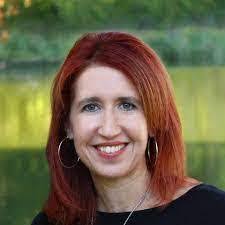 Susannah Abbott's Instagram, Twitter & Facebook