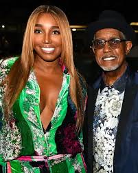 In an instagram live session monday with the jasmine brand, leakes shared that gregg has been in the hospital. Vnr6j0vfy2lhxm