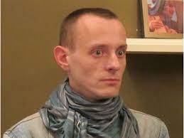 Заслуженный артист россии андрей егоров, о смерти которого стало известно накануне, около недели не выходил на связь. Umer Poet Andrej Egorov Ekspress Gazeta