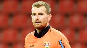 Latest on bayer leverkusen goalkeeper lukas hradecky including news, stats, videos, highlights and more on espn. Bayer Leverkusen Keeper Lukas Hradecky Scores Hilarious Own Goal In 2 1 Win