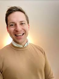 The Indian Hill School District welcomes seasoned conductor, teacher, arts  administrator, and musician Angelo Sylvester as the new choral director to  lead Indian Hill High School. Sylvester comes to the district from