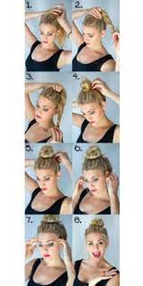 Un chignon rapide et facile induit que la pointe de la queue de cheval dépasse un peu. Chignon Classique Comment Faire Un Chignon Classique Coiffures Chignon Facile Comment Faire Un Chignon Coiffure Chignon Haut