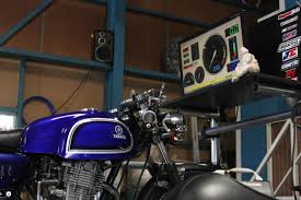 シャーシダイナモでパワーチェック sr400カスタム シャーシ ダイナモ