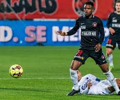 Jun 26, 2021 · nigeria midfielder frank onyeka has agreed to join premier league newcomers brentford, reports completesports.com. Pl Brentford Sign Dynamic Frank Onyeka On 5 Year Deal Aclsports