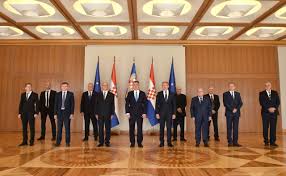 Kroatien ist in 20 gespanschaften und die hauptstadt zagreb, die selbst die kompetenzen einer gespanschaft hat, gegliedert. Croatian President Defends Bosnian Croat War Crime Convicts Balkan Insight