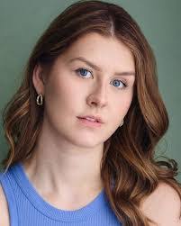 Lisa Hazel's Instagram, Twitter & Facebook