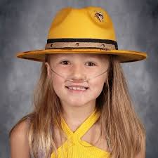 It's National Volunteer Week and we're celebrating YOU! To show our  appreciation, #MO4H is drawing names from our amazing volunteers to receive  a special thank-you gift — a 4-H bag and umbrella!