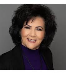 Kimberly Roos's Instagram, Twitter & Facebook