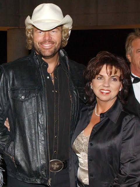 Who Is Toby Keith's Wife? All About Tricia Lucus