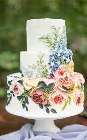 Metallic wedding cake ideas for intimate weddings: These Wedding Cake Ideas Are Seriously Stunning In 2020 Traditional Wedding Cake Simple Wedding Cake Textured Wedding Cakes