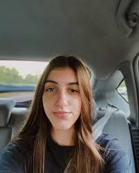 Liz Mier's Instagram, Twitter & Facebook