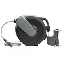 Pin Auf A Garden And A Library Gartendeko Outdoor Living