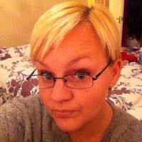 Karen Benham's Instagram, Twitter & Facebook