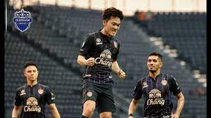 Nghèo vì áo thiếu quảng cáo. Pha Sut Pháº¡t Ä'áº³ng Cáº¥p Cá»§a Xuan TrÆ°á»ng Trong Mau Ao Buriram United Hagl Media Youtube