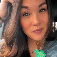 Victoria Peck's Instagram, Twitter & Facebook