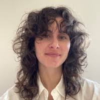 Elly Schmidt's Instagram, Twitter & Facebook