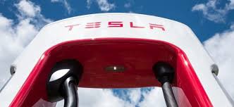 Zu den bestplatzierten aktien des tages zählt der anteilsschein von tesla. Tesla Aktie Aktuell Tesla Schiesst Hoch 28 06 21 Finanzen Ch