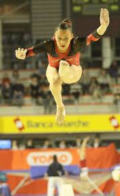 La ginnasta ha staccato le rivali melinkova e murakami, entrambe con 14.166. Vanessa Ferrari Un Atleta Sempre Piu In Alto Sempre Piu Avanti Logyn