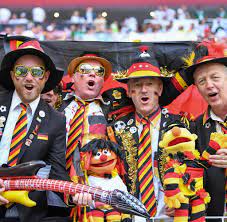 Gelegentlich sah man fahnen, und auch fanfaren oder tröten waren gebräuchlich, um die eigene mannschaft anzufeuern. Wm 2018 Michael Michalsky Uber Das Styling Der Fans Welt