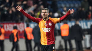 Yeni malatyaspor'un başarılı futbolcusu adem büyük'ün eşi merve büyük sosyal medya hesabından. Adem Buyuk Vazgectiginizde De Kaybetmis Olursunuz Goal Com