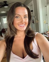 Brianna Haley's Instagram, Twitter & Facebook