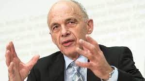 Bundesrat alain berset orientierte an einer medienkonferenz in bern über. Events