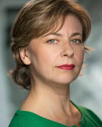 Humour et accent américain pour Lisa Ray-Jacobs dans "Un si grand soleil"