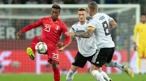 Gemeinsam mit seiner frau christina hat der fußballer die „matthias ginter stiftung ins leben gerufen, die sich seit jahren nachhaltig in der region freiburg um benachteiligte kinder und jugendliche kümmert. Matthias Ginter Gladbach Star Hat Seine Verlobte Geheiratet Stern De