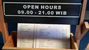 Kalau artis dan model cantik belakangan ini dengan kemolekan tubuhnya bisa mengejutkan khalayak ramai setelah berbugil ria dalam kamar hotel bersama para lelaki pemesannya. Open Hour Menu Picture Of Bvgil Gelato Malang Tripadvisor