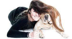 Trova la foto stock perfetta di bassotto dai capelli lunghi. Pet Photography Ritratto Di Famiglia Con Il Cane A Torino L Ultima Tendenza Per Gli Amici Dei Pelosi La Stampa