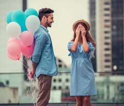 When your message reaches the lovebox, the red heart spins to alert her, and the message will be displayed on the screen inside. What Does Your Girlfriend Want 10 Adorable Gift Ideas For Girlfriend You Can Never Go Wrong