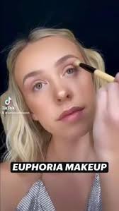 Ember Johnson (emberjohnsonnn)