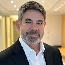 Frank Valverde's Instagram, Twitter & Facebook