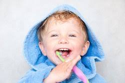 Schon während der schwangerschaft hat das baby die anlagen für die milchzähne entwickelt. Ab Wann Baby Zahne Putzen Tipps Zur Ersten Mundhygiene