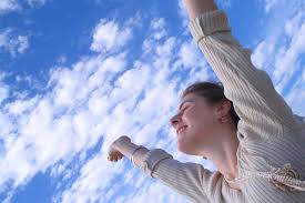 La presentadora y actriz se unió a la tendencia de preguntas y respuestas. Alejandra Azcarate Blog Oficial