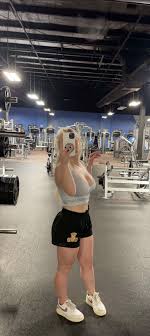 Kylie Shay on X: Late night gym post💙💙 t.coWSGUemHgGQ  X
