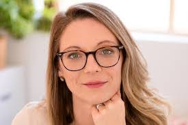 Lauren Falconer's Instagram, Twitter & Facebook