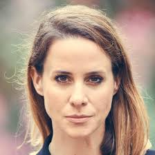 Der weltspiegel wird auch weiterhin von vier verschiedenen moderatoren präsentiert. Natalie Amiri Br24