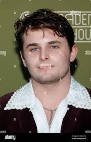 Kristopher Hicks's Instagram, Twitter & Facebook