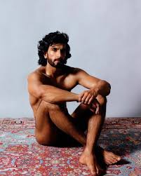 Deepika Padukone reacts to husband Ranveer Singhs nude photoshoot - Tamil  News - IndiaGlitz.com