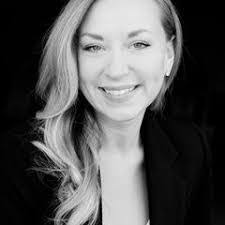 Crystal Ault's Instagram, Twitter & Facebook