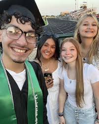 hey!! my name is melanie juarez and i'm from Rio Vista, Texas!! i'm 100%  committed to UT and i plan