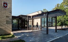 Represents switzerland's interests in the united states of america and provides services to swiss nationals in the district of columbia (dc), the states of delaware (de), illinois (il), indiana (in), iowa (ia), kansas (ks), kentucky (ky), maryland (md), missouri (mo), nebraska (ne), virginia (va), west virginia (wv), as well as in the. Ambassade De Suisse Aux Etats Unis D Amerique