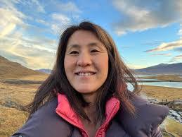 Mariko Sakai's Instagram, Twitter & Facebook